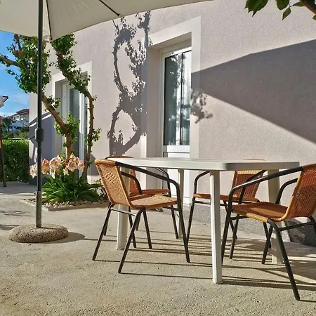 Apartment Kastelan *